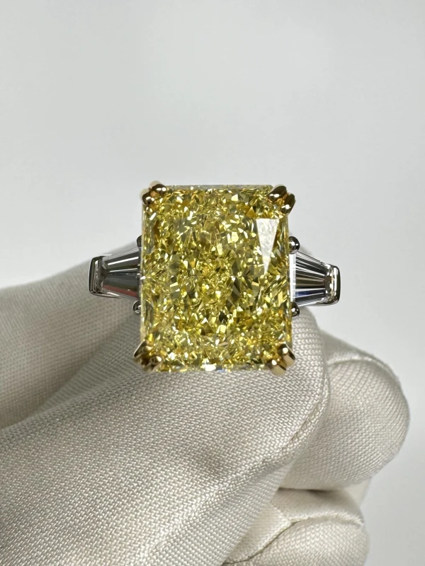 No name RADIANT DIAMOND 8.05 CT FANCY YELLOW/VS1 RING (SIZE 50) GIA nn8.05ct FY/VS1 3