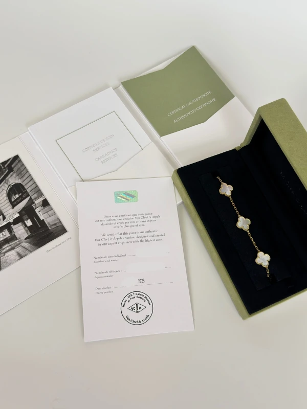 Van Cleef & Arpels. VINTAGE ALHAMBRA 5 MOTIFS MOTHER OF PEARL BRACELET VCARA41800 3