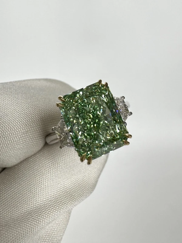 No name RADIANT DIAMOND 6.51 CT FANCY VIVID GREEN*/VS2 RING (SIZE 53) GIA nn6.51ct FVG/VS2 4