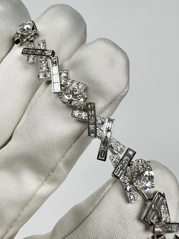 Graff Threads White Diamond High Jewellery Bracelet RGB 10.33 CT 3