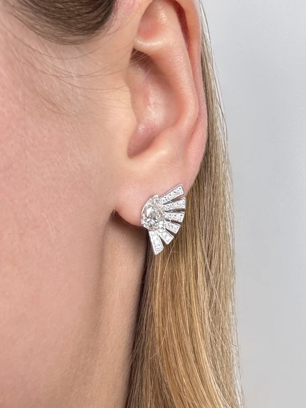 DeRosa DIAMOND EARRINGS 1.01 CT F/VVS2 - 1.00 CT F/VS1 Е6652393 2