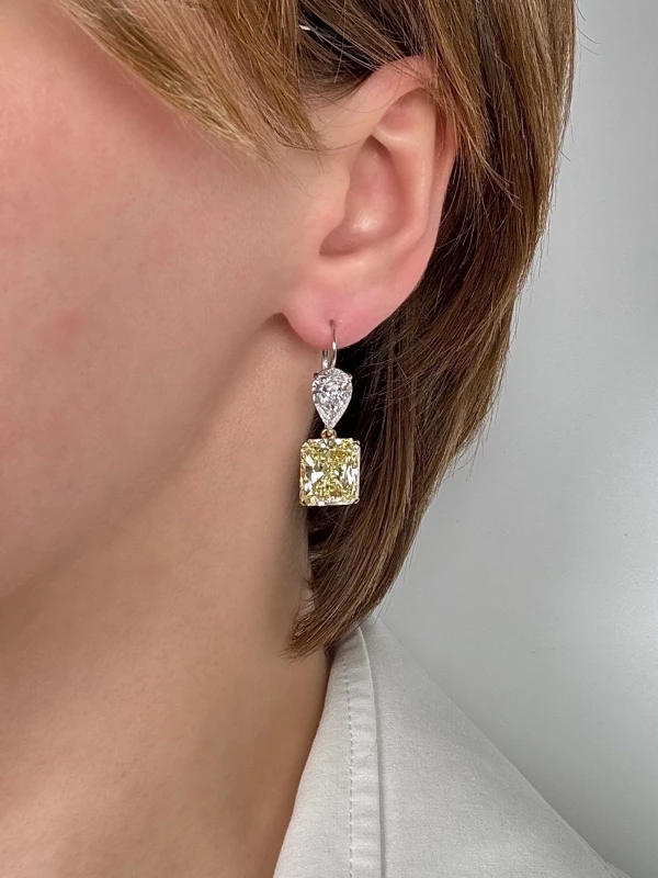William Goldberg DIAMOND 8.01-8.11 CT FANCY YELLOW/IF-VVS1 EARRING (GIA) 8.01-8.11 CT FY/IF-VVS1 2