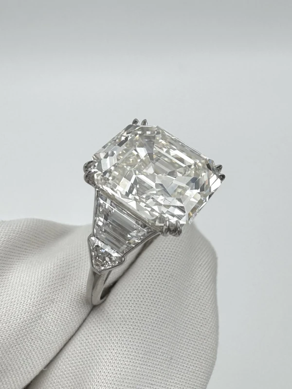 No name EMERALD DIAMOND 9.01 CT G/VS1 RING (GIA) 6596 9.01 CT G/VS1 (GIA) 3