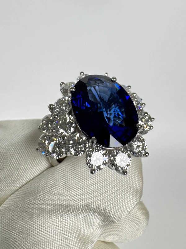 OVAL SAPPHIRE 8.59 CT ROYAL BLUE RING (GRS) S8.59 3