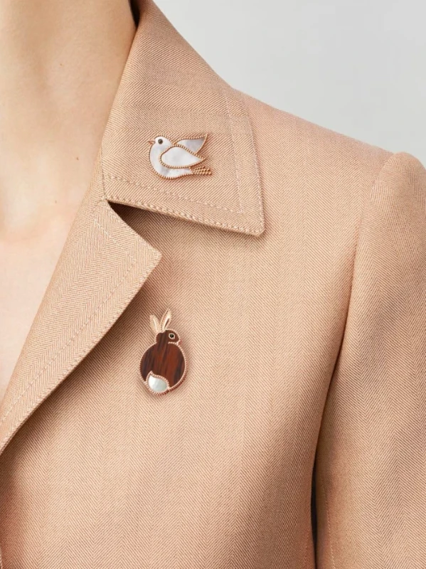 Van Cleef & Arpels LUCKY ANIMALS, RABBIT CLIP VCARP7UN00 3
