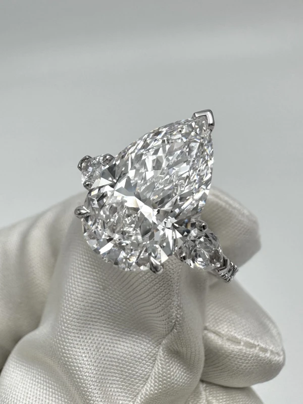 Earrings without a brand PEAR DIAMOND 5.04 CT E/FLAWLESS RING (GIA) EXEX 419-5.04 3