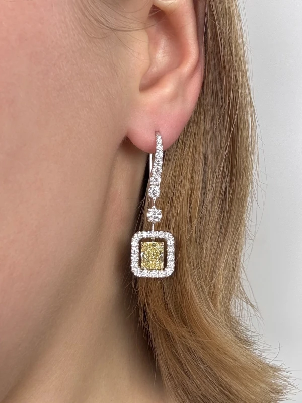 Graff RADIANT DIAMOND 1.76-2.03 CT FANCY YELLOW/VVS2 EARRINGS GE176 2