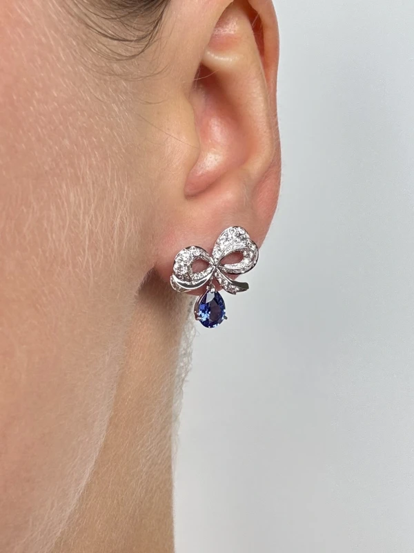 Dior WHITE GOLD DIAMOND & SAPPHIRE CAPRICE EARRINGS JCPC93032 2