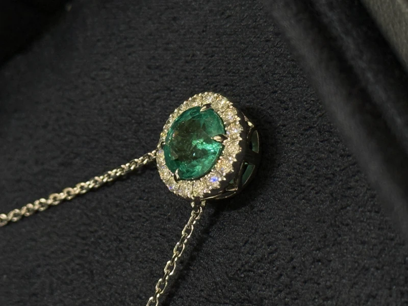 DeRosa WHITE GOLD EMERALD AND DIAMONDS PENDANT N414230 3