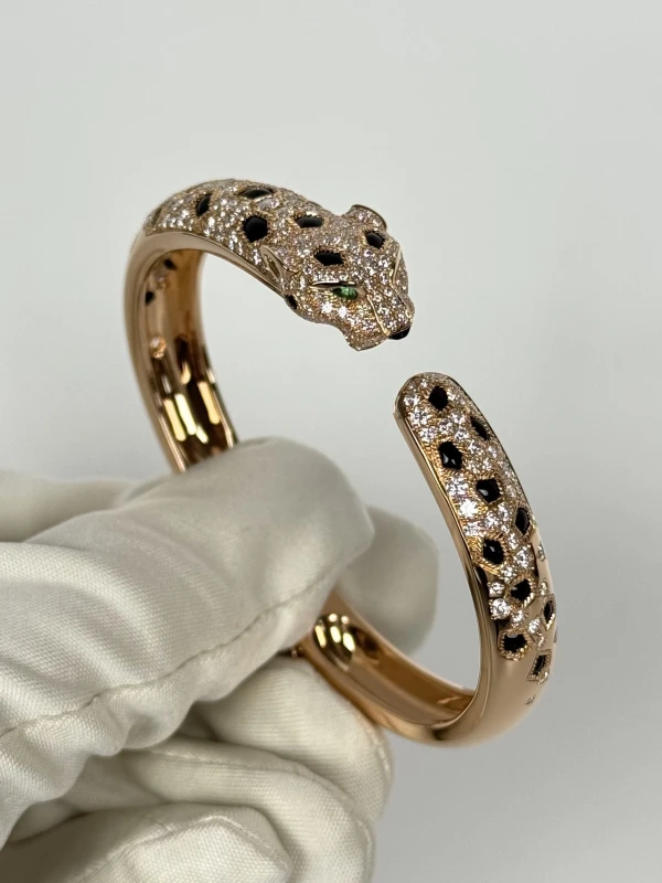 Cartier Panthère de Cartier bracelet, medium model, half-paved (SIZE 16) N6722216 4