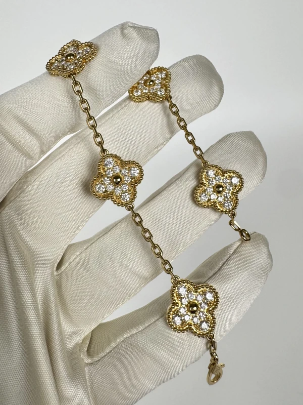 Van Cleef & Arpels VINTAGE ALHAMBRA BRACELET 5 MOTIFS VCARA41400 2