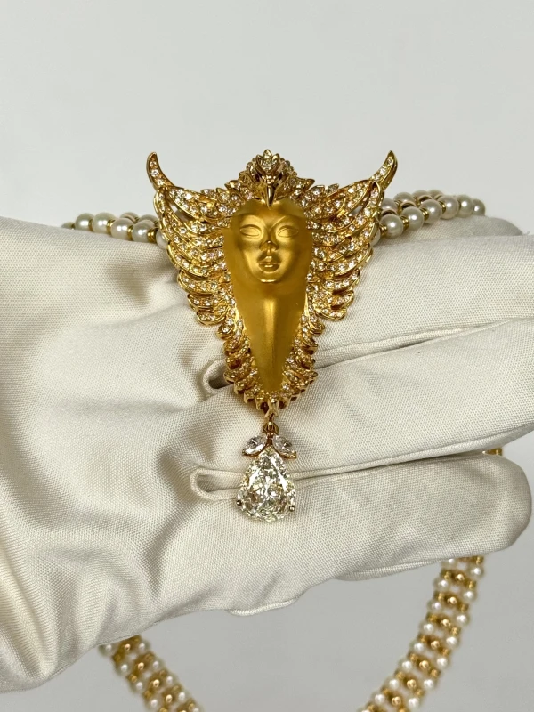 Carrera y carrera  DIAMOND & PEARLS NECKLACE CY.C 4