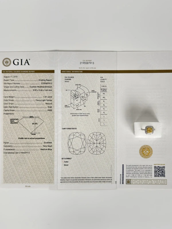 Earrings without a brand CUSHION DIAMOND 1.01 CT FANCY LIGHT YELLOW/VVS2 RING (GIA) NN1.01CT FLY/VVS 4