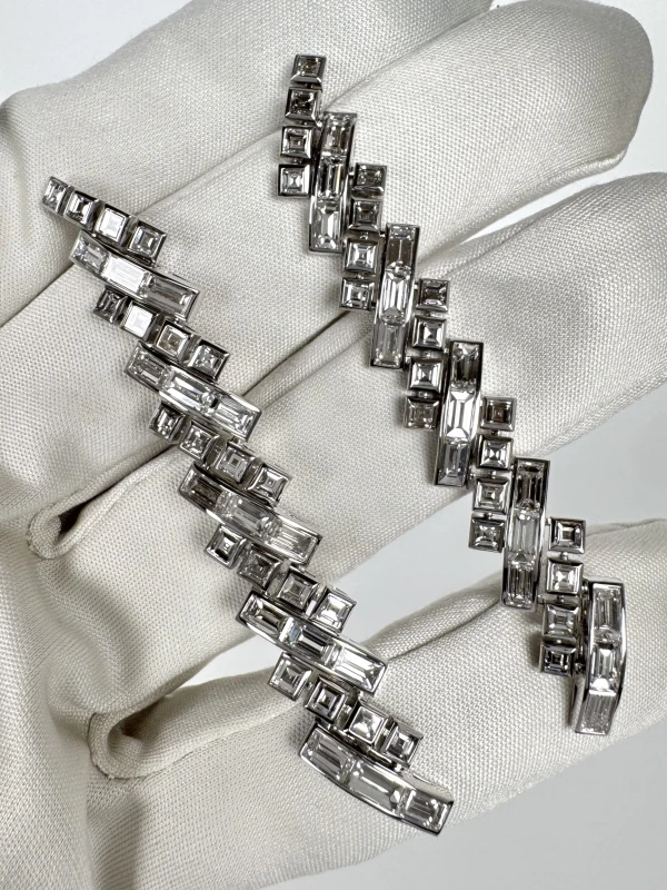 GRAFF White Emerald Cut Diamond 9.61 ct Earrings RGE2139 5