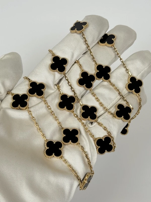 Van Cleef & Arpels. ALHAMBRA LONG NECKLACE, 20 MOTIFS VCARA43100 5