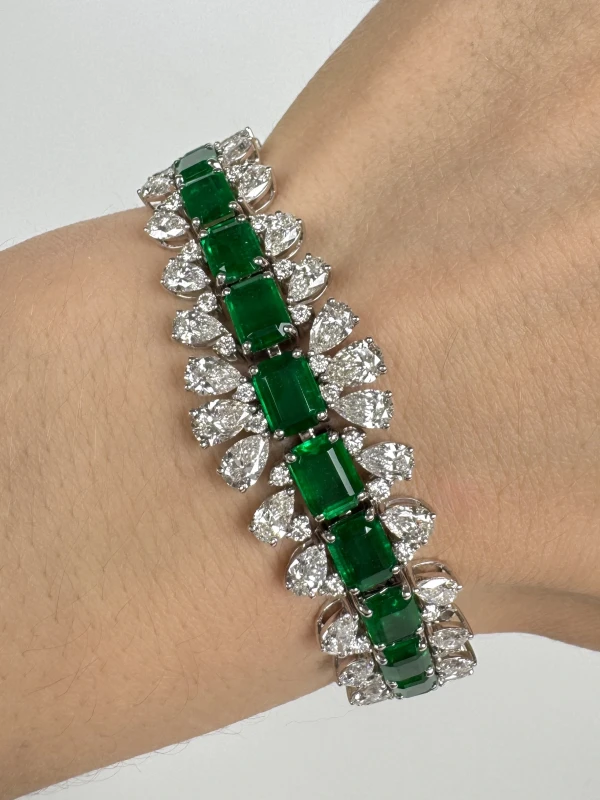 DeRosa EMERALD 18.91 CT VIVID GREEN BRACELET (SIZE 17.5) B355311 5
