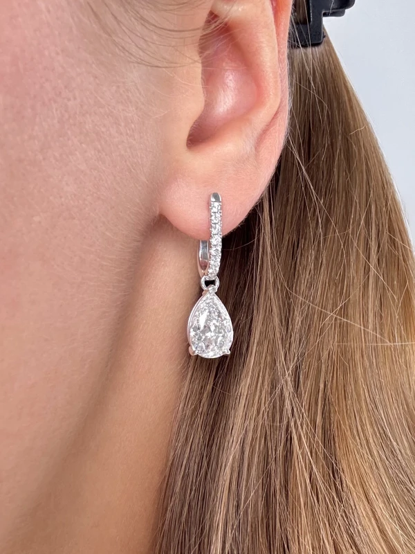 No name PEAR DIAMOND 3.01 - 3.22 CT D-E/INTERNALLY FLAWLESS EARRINGS (GIA/TYPE IIa) NN-3.01-3.22 4