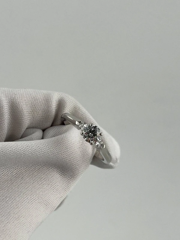 Graff ROUND DIAMOND 0.52 CT /VS2 RING (GIA) GR 0.52 CT 2