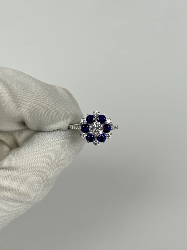 GRAFF ROUND DIAMOND & ROUND SAPPHIRE CLUSTER RING RGR717 2