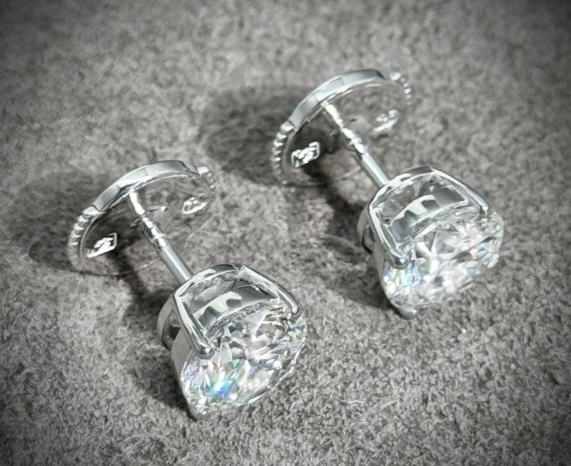 No name DIAMOND EARRINGS 2.00 - 2.00 CT G/VS1 2.00 - 2.00 CT G/VS1 3