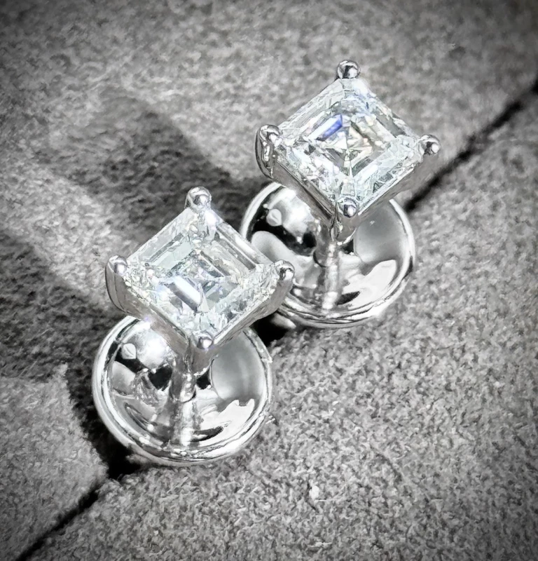 Earrings without a brand DIAMOND EARRINGS 0.70 - 0.71 G/VVS2-VS2 0.70 - 0.71 G/VVS2-VS2 4