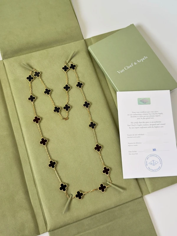 Van Cleef & Arpels. ALHAMBRA LONG NECKLACE, 20 MOTIFS VCARA43100 6