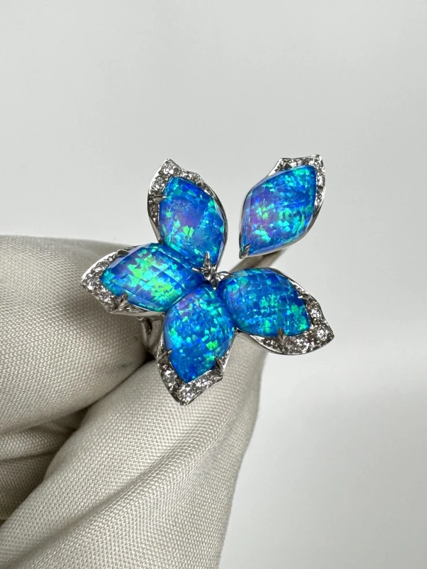 Stephen Webster LOVE ME LOVE ME NOT CRYSTAL HAZE RING 3020236001 3