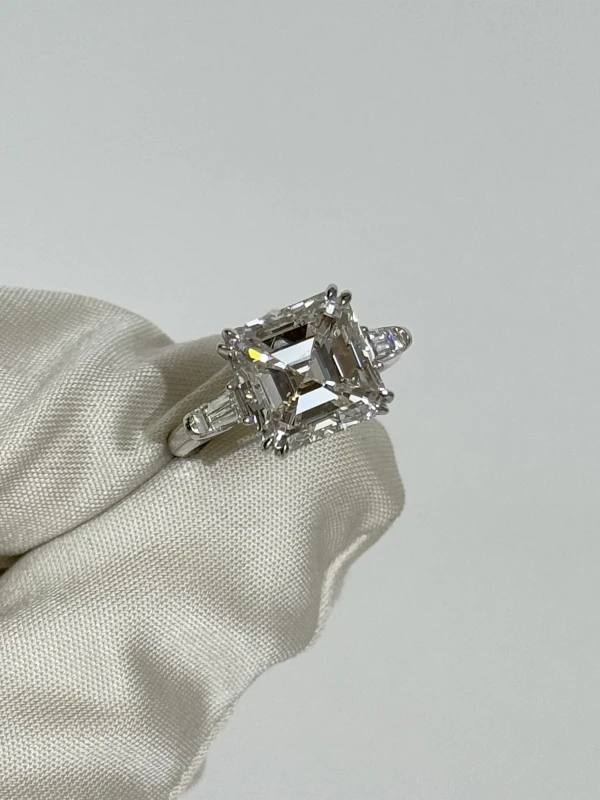 No name DIAMOND 6.00 CT F/VS1 RING (GIA) NN6.00F/VS1 3