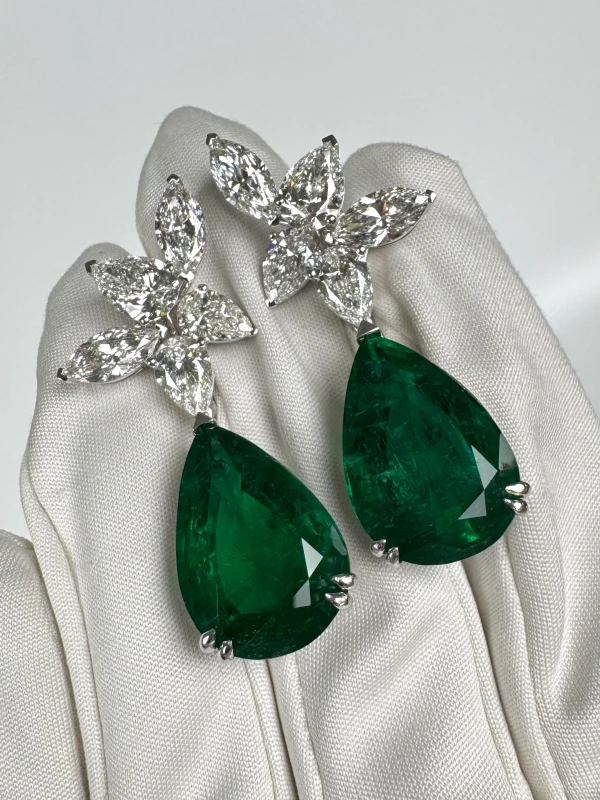 No name EMERALD 13.82-16.07 CT VIVID GREEN and DIAMOND 8.54 CT EARRINGS (GIA/GRS) NN13.82-16.07 5