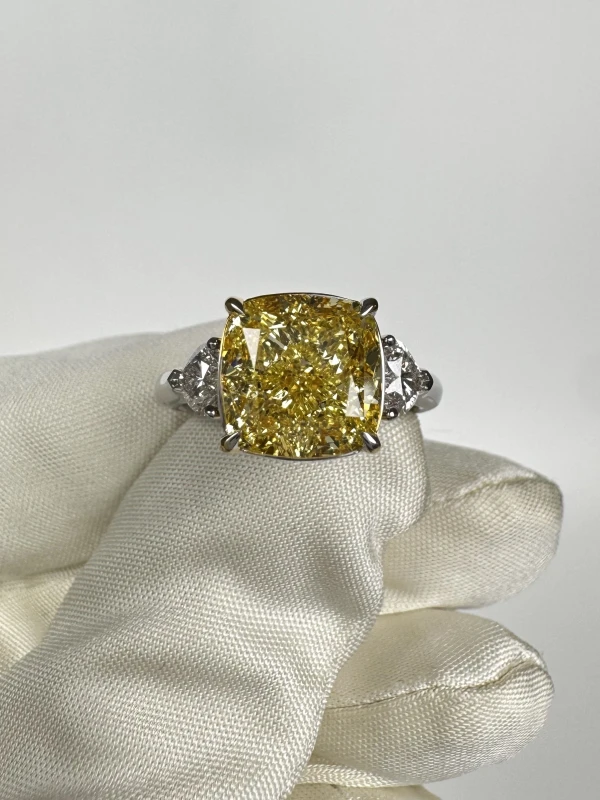 No name CUSHION 5.02 CT FANCY YELLOW/VS2 RING (GIA) NN5.02FY/VS2 2