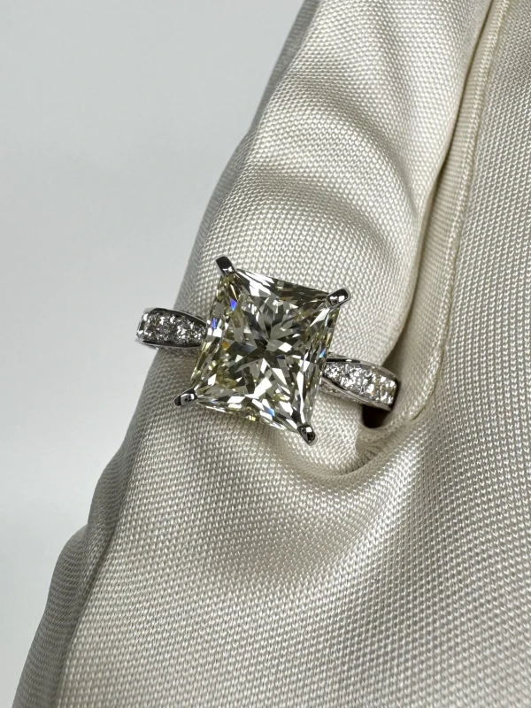 No name PRINCESS DIAMOND 4.02 CT RING (SIZE 53) 7618855 4.02CT 3