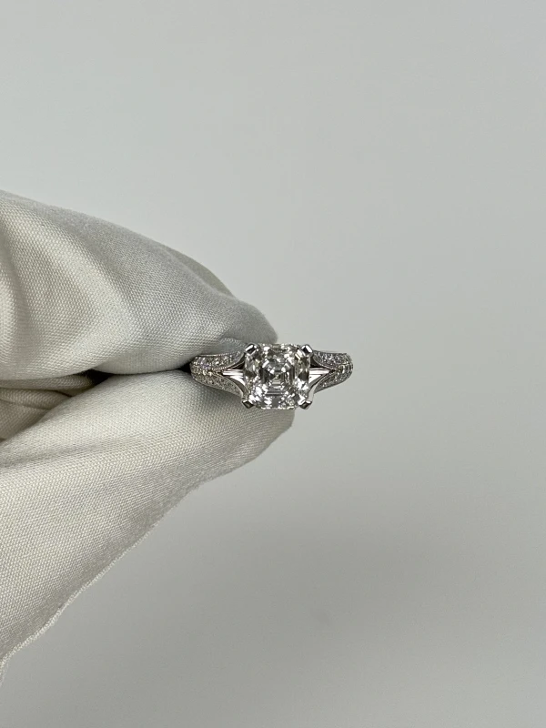 No name SQUARE DIAMOND RING 3.16 ct F/INTERNALLY FLAWLESS, GIA (SIZE 54) NN3.16ct F/IF GIA 2