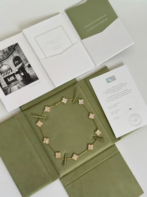 Van Cleef & Arpels. VINTAGE ALHAMBRA NECKLACE, 10 MOTIFS VCARA42800 4