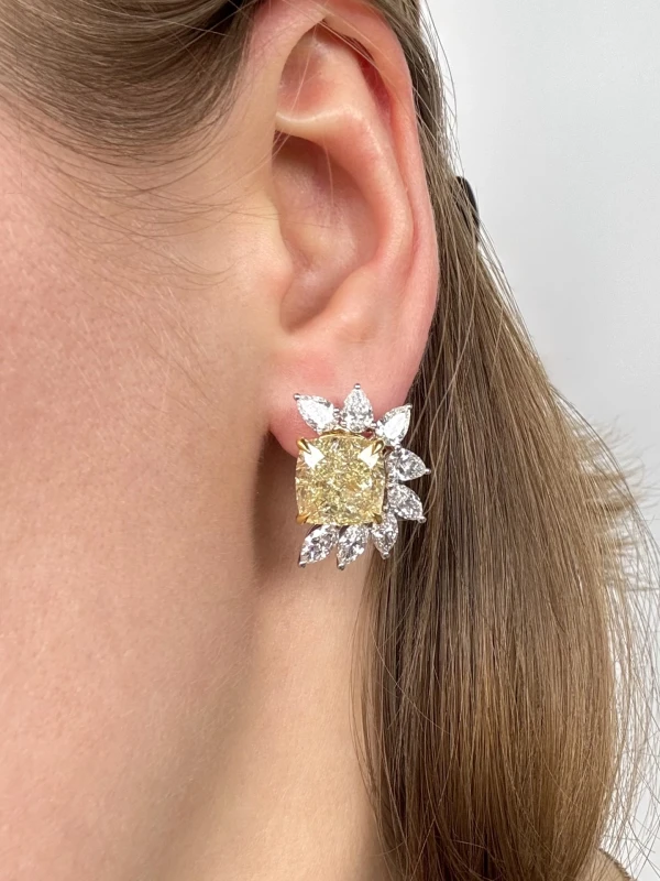 СЕРЬГИ NO NAME CUSHION DIAMONDS 8.35-8.09 CT FANCY LIGHT YELLOW/VS1 EARRINGS (GIA) NN 8.35-8.09 CT 2