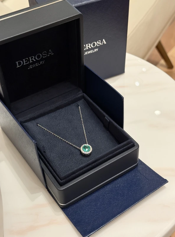 DeRosa WHITE GOLD EMERALD AND DIAMONDS PENDANT N414230 2