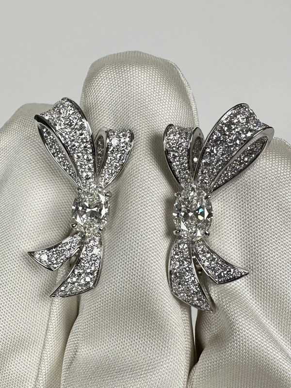 Graff WHITE GOLD DIAMOND TILDA'S BOW EARRINGS RGE1953 2