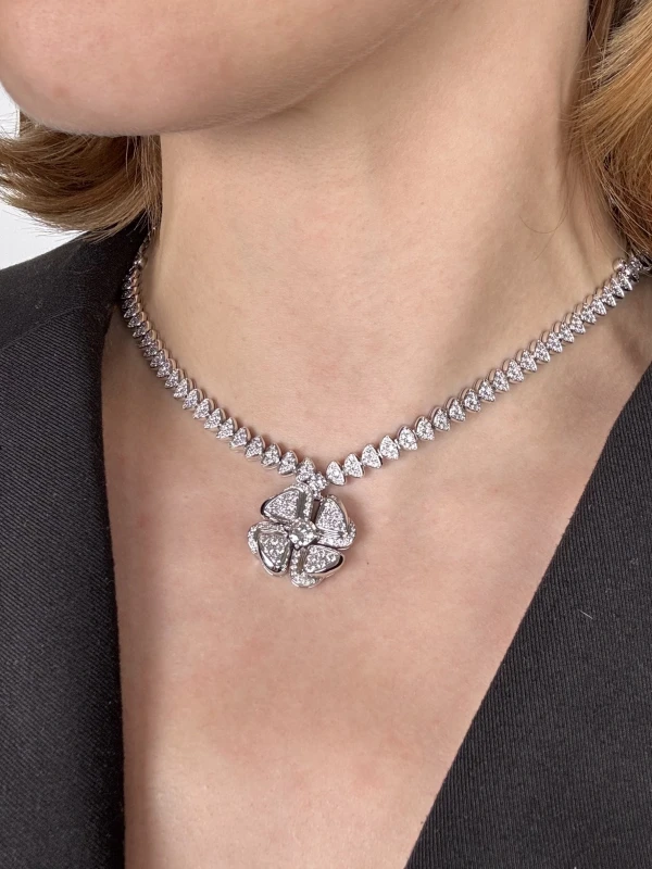 No name FLOWER DIAMONDS 4.95 CT NECKLACE NN 4.95 CT 2