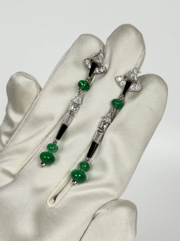 Cartier EN ÉQUILIBRE EARRINGS, EMERALD, PAVED H8001256 4