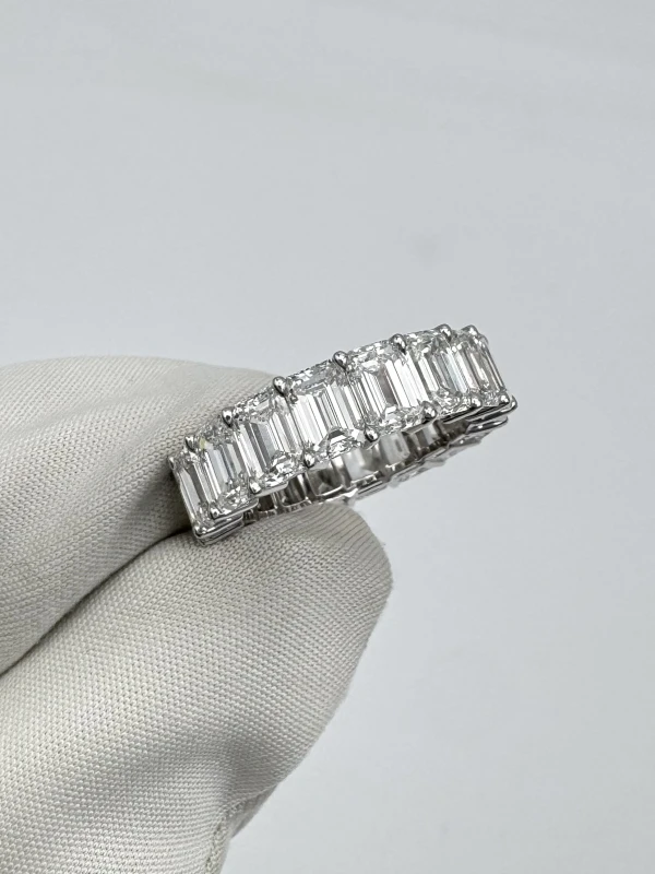 Graff ETERNITY EMERALD DIAMOND 10.14 CT F-G/VVS1-VS1 RING (GIA) GR10.14ct 2