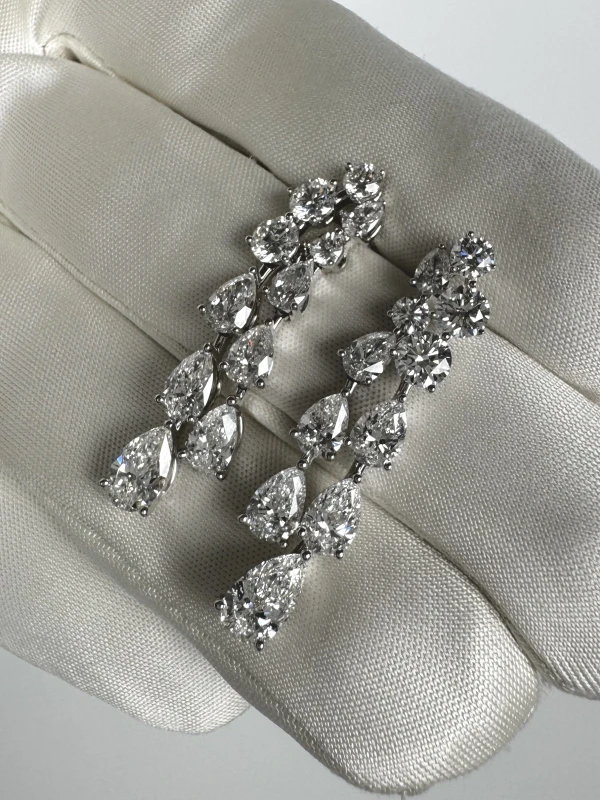 Graff PEAR AND ROUND DIAMONDS 5.43 CT EARRINGS (GIA) RGE2172 5