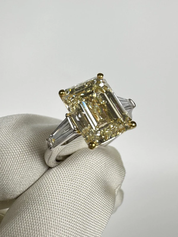Earrings without a brand EMERALD CUT DIAMOND 5.01 CT U to V/VS2 RING (SIZE 51) GIA NN5.01CT U-V/VS2 4