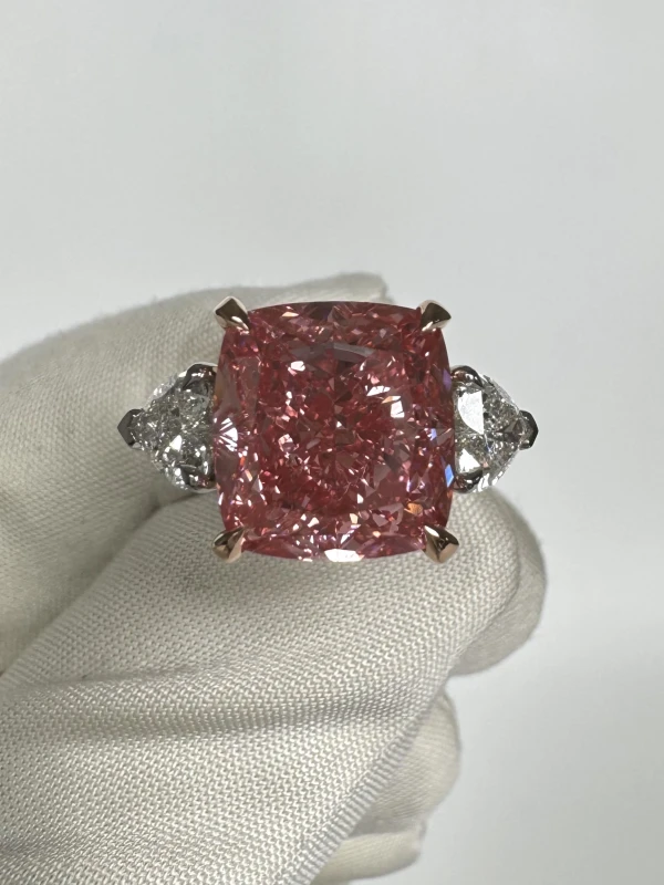 No name CUSHION DIAMOND 7.01 CT FANCY VIVID PINK*/VVS2 RING (SIZE 53) GIA NN7.01 CT FVP/VVS2 3