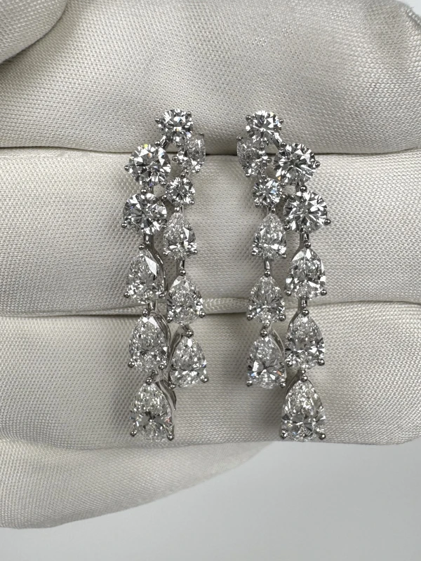 Graff PEAR AND ROUND DIAMONDS 5.43 CT EARRINGS (GIA) RGE2172 3