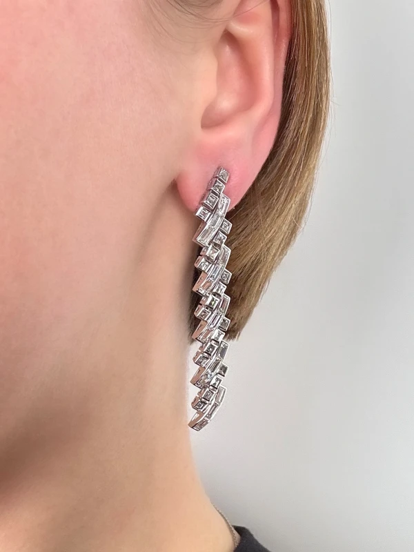 GRAFF White Emerald Cut Diamond 9.61 ct Earrings RGE2139 2