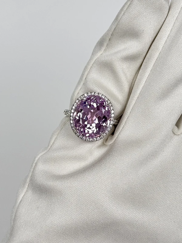 Tiffany & Co SOLESTE RING, KUNZITE 12.02 CT (SIZE 51) TCO12.02 5