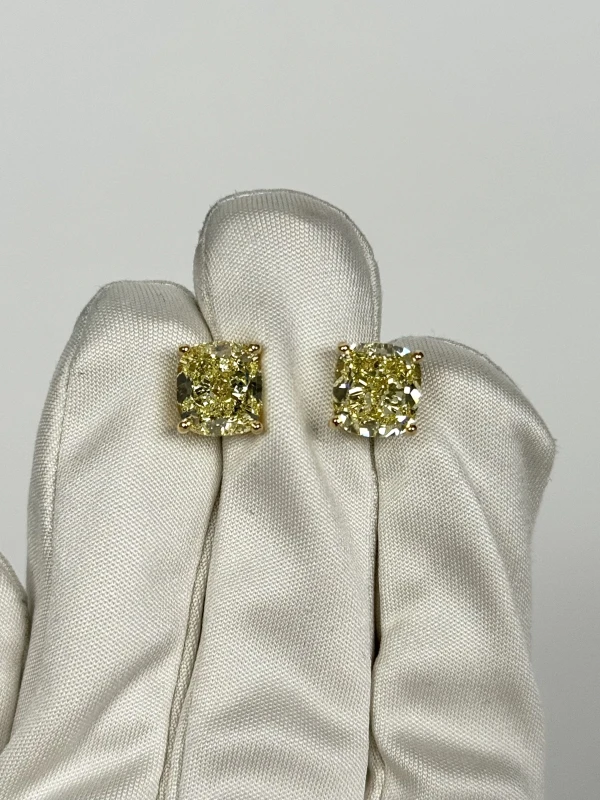 RalfDiamonds DIAMOND EARRINGS 4.45  - 4.02 CT FANCY LIGHT YELLOW/VS1 4.45-4.01 CT FANCY LGHT YELLOW/VS1 2