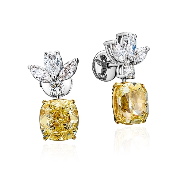 Earrings without a brand С БРИЛЛИАНТАМИ 4.07 CT FY/VS1 - 4.25 CT FY/VS2 4.07 CT FY/VS1 - 4.25 CT FY/VS2