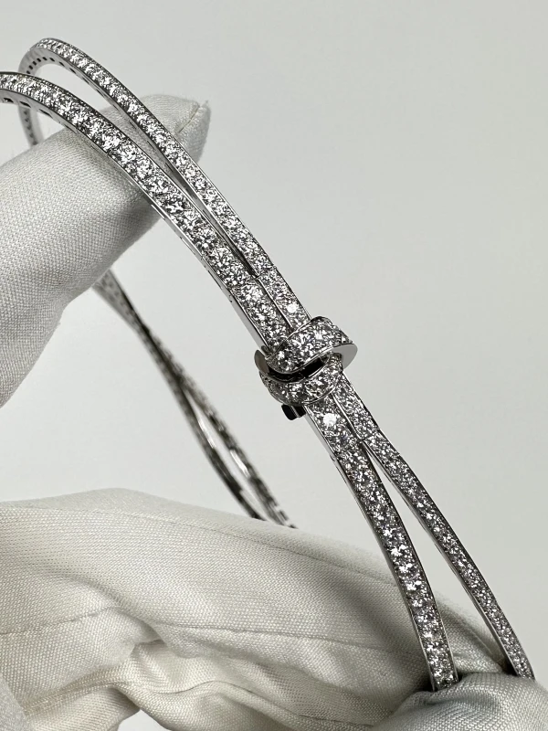 Graff Tilda’s Bow Diamond Necklace RGN710 7