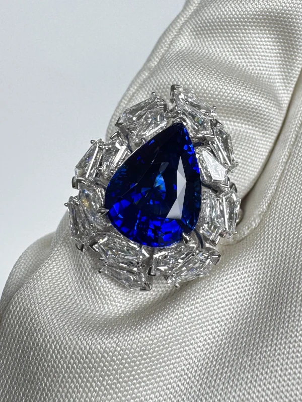 Earrings without a brand PEAR SAPPHIRE 4.6 CT "ROYAL BLUE" RING (GUILD) SAP 4.67CT 5