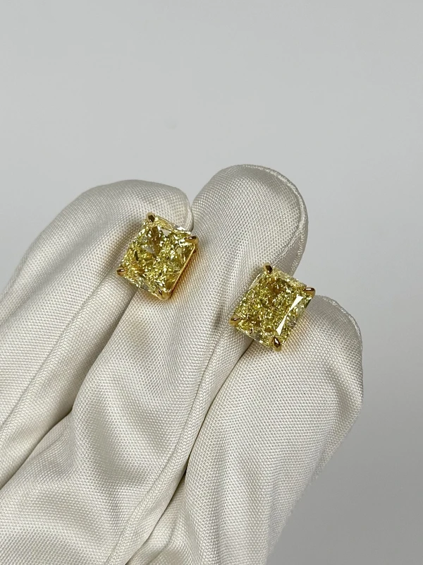 СЕРЬГИ NO NAME DIAMOND STUDS 5.02-5.10 CT Fancy Yellow.VS1 5.02-5.10 CT FY/VS1 4